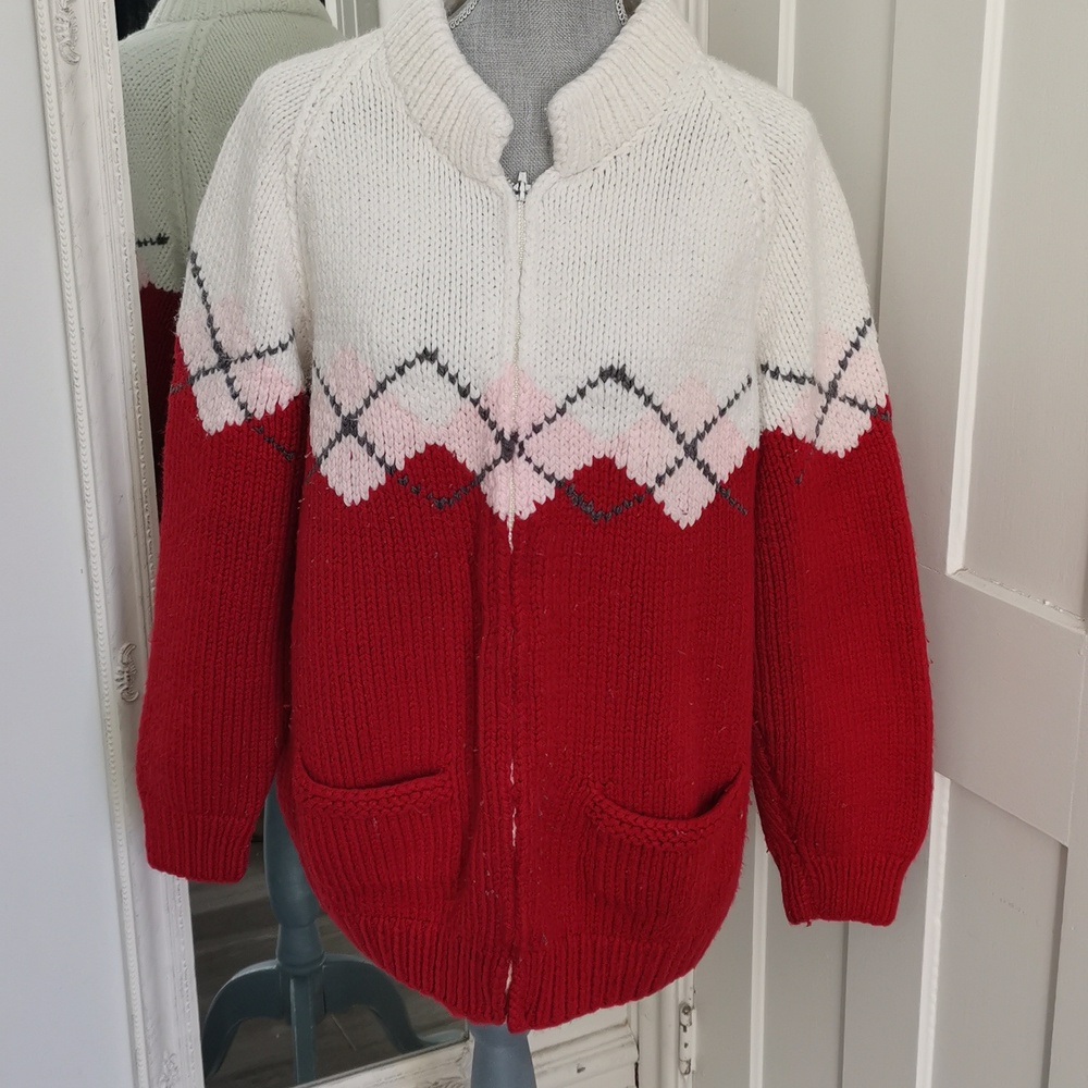 VintageCowichen curling hand knit wool zipper with front zip. Unisex, cozycore L